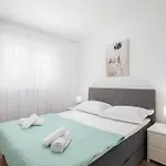 Adriatico - Sea View With Garage Apartment