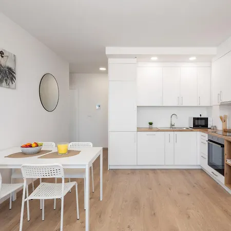 Apartment Adriatico - Sea View With Garage Makarska